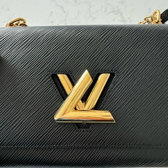 Louis Vuitton Twist MM - Picture 6 of 16
